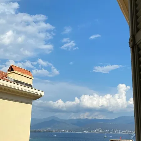 Apartment : De Grand Standing Vue Mer. Ajaccio (Corsica)